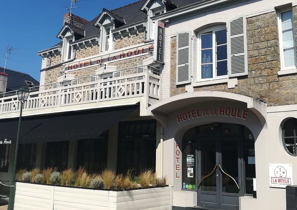Hôtel La houle, vue de façade image Aveefy